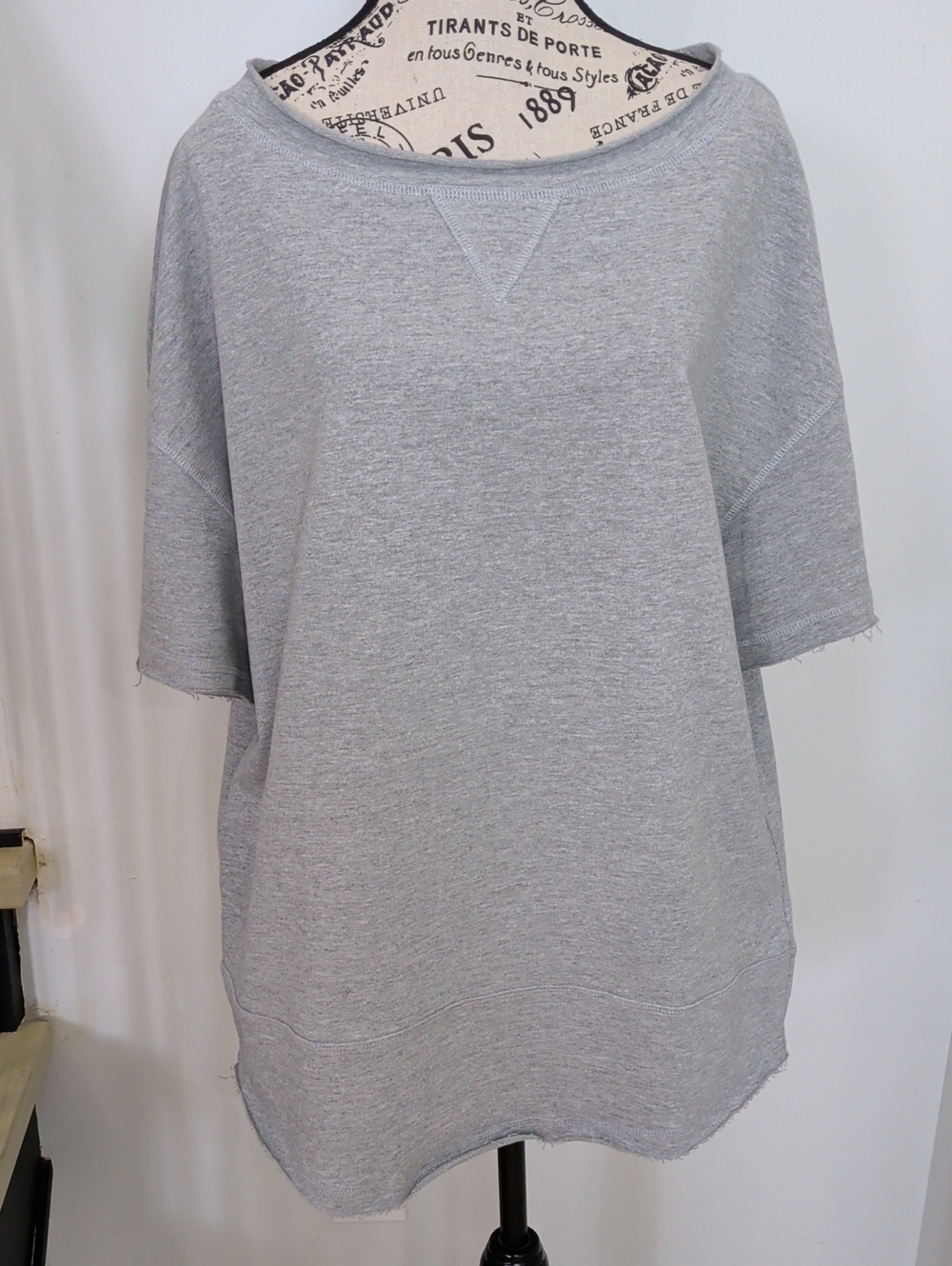 SILVER JEANS | Women's Heather Grey Oversized Short Sleeved Lightweight Sweater